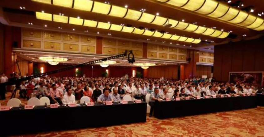 富卡科技攜手 “船長”史蒂夫?霍夫曼亮相第16屆中國物業(yè)管理雜志年會(huì)